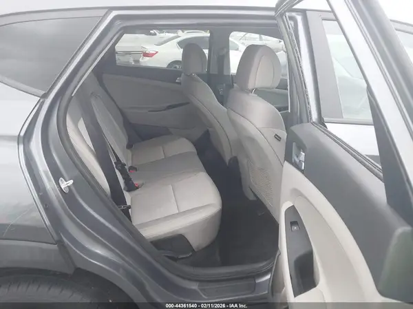 KM8J23A49GU155761 2016 HYUNDAI TUCSON - Image 8