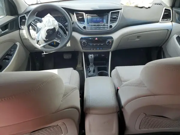 KM8J23A49GU193989 2016 HYUNDAI TUCSON - Image 8
