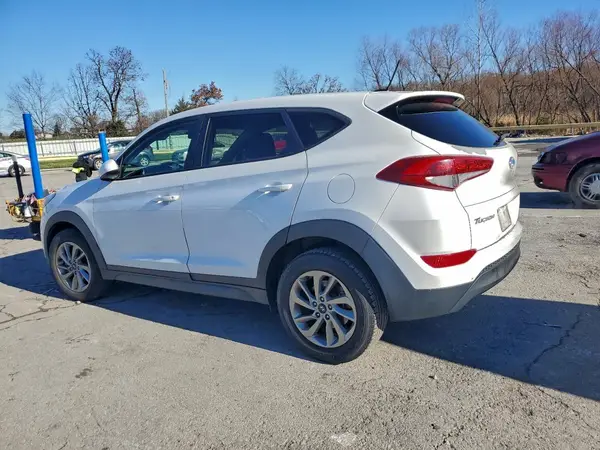 KM8J23A49GU227915 2016 HYUNDAI TUCSON - Image 2