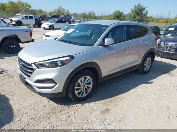 KM8J23A49GU227932 2016 HYUNDAI TUCSON - Image 2