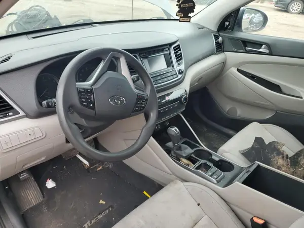 KM8J23A49GU239448 2016 HYUNDAI TUCSON - Image 8