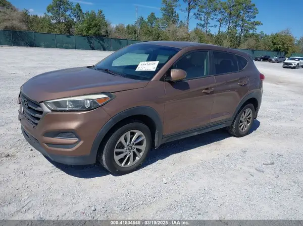 KM8J23A49GU240938 2016 HYUNDAI TUCSON - Image 2