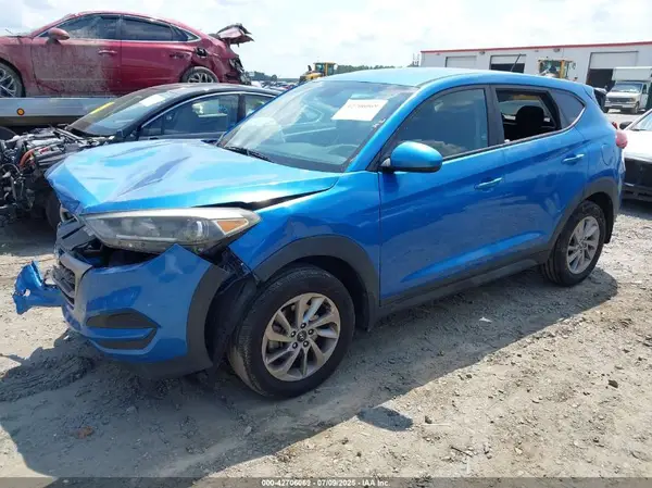 KM8J23A49HU254520 2017 HYUNDAI TUCSON - Image 2
