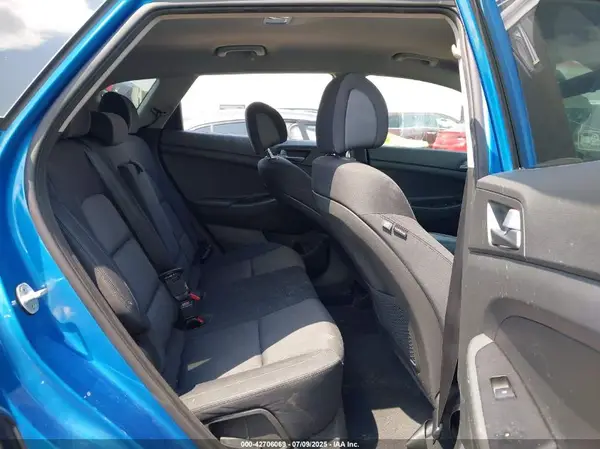 KM8J23A49HU254520 2017 HYUNDAI TUCSON - Image 8