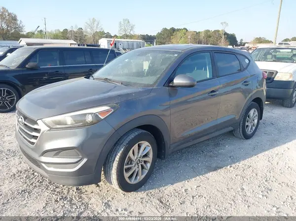 KM8J23A49HU254999 2017 HYUNDAI TUCSON - Image 2