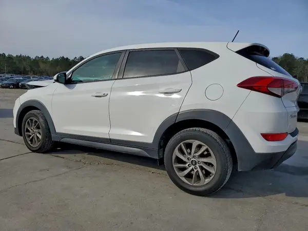 KM8J23A49HU261242 2017 HYUNDAI TUCSON - Image 2