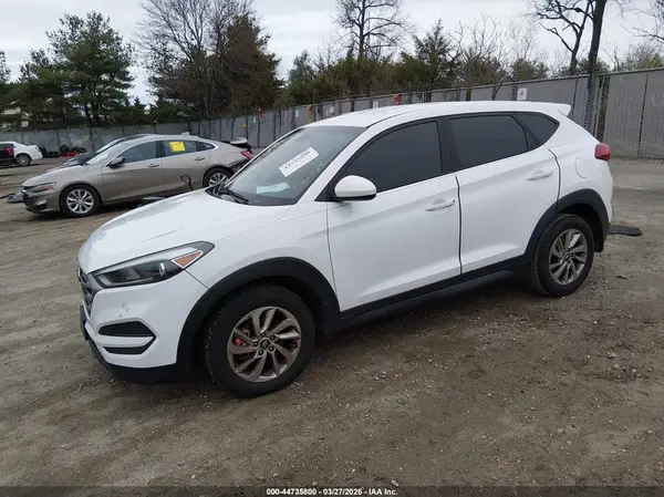 KM8J23A49HU262827 2017 HYUNDAI TUCSON - Image 2
