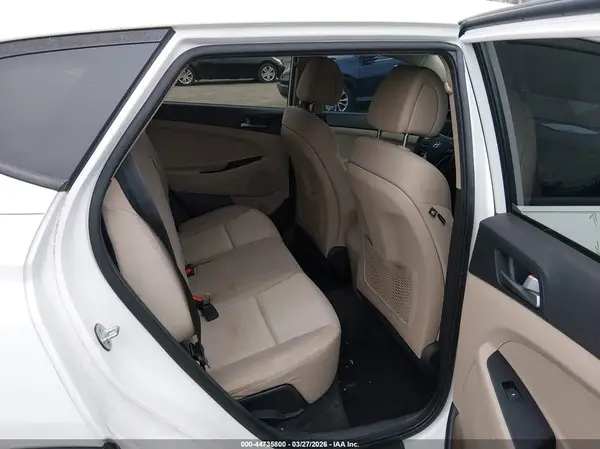 KM8J23A49HU262827 2017 HYUNDAI TUCSON - Image 8