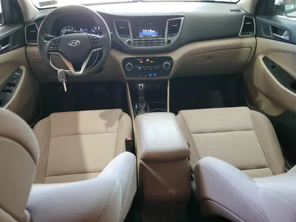 KM8J23A49HU263606 2017 HYUNDAI TUCSON - Image 8