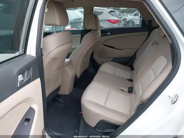 KM8J23A49HU264030 2017 HYUNDAI TUCSON - Image 8