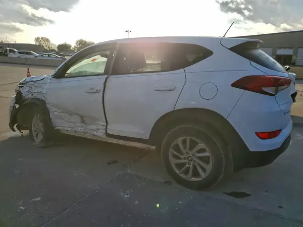 KM8J23A49HU269180 2017 HYUNDAI TUCSON - Image 2