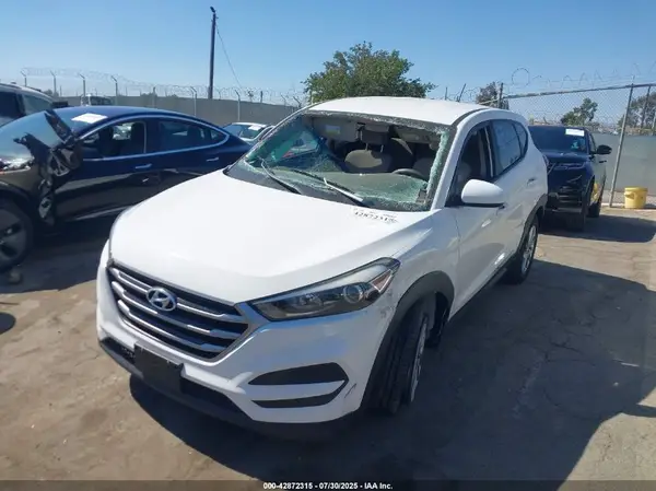 KM8J23A49HU276047 2017 HYUNDAI TUCSON - Image 2