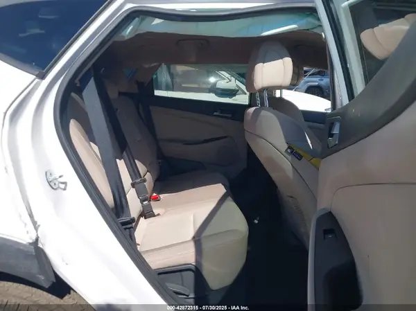 KM8J23A49HU276047 2017 HYUNDAI TUCSON - Image 8