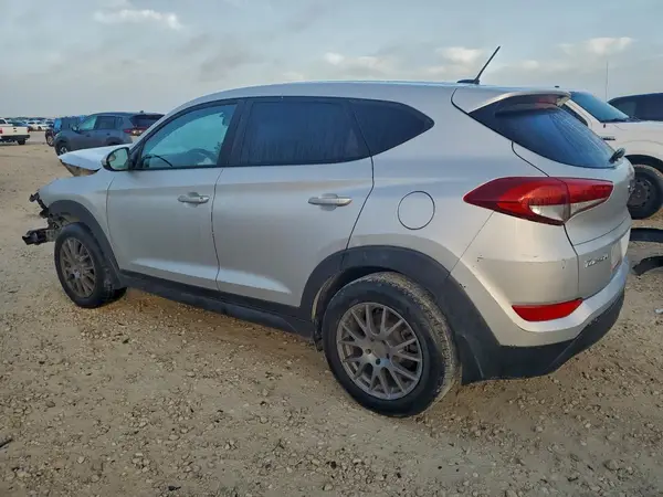 KM8J23A49HU289560 2017 HYUNDAI TUCSON - Image 2