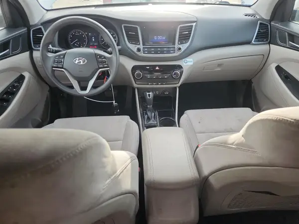 KM8J23A49HU290692 2017 HYUNDAI TUCSON - Image 8