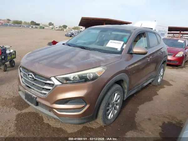 KM8J23A49HU293012 2017 HYUNDAI TUCSON - Image 2