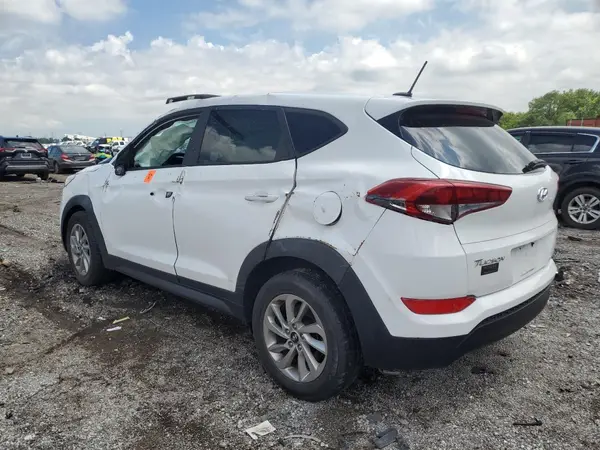 KM8J23A49HU297688 2017 HYUNDAI TUCSON - Image 2