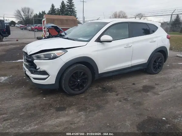 KM8J23A49HU297707 2017 HYUNDAI TUCSON - Image 2