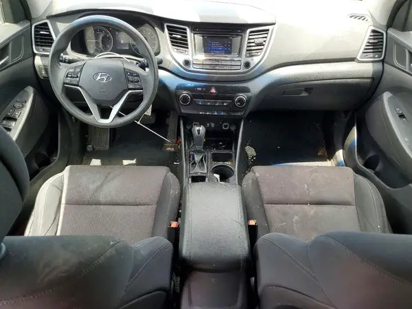 KM8J23A49HU300878 2017 HYUNDAI TUCSON - Image 8
