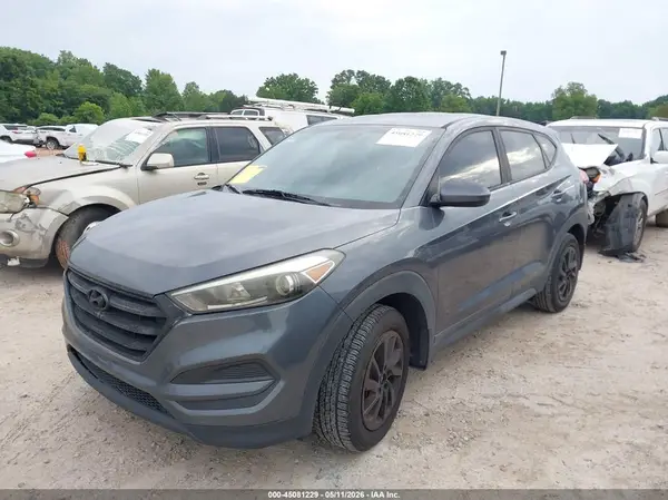 KM8J23A49HU338224 2017 HYUNDAI TUCSON - Image 2