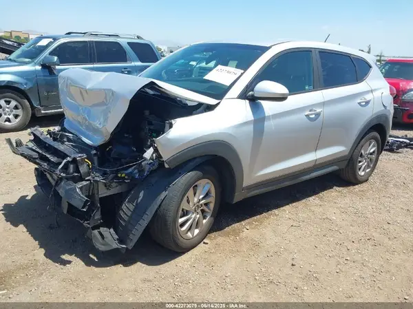 KM8J23A49HU354696 2017 HYUNDAI TUCSON - Image 2