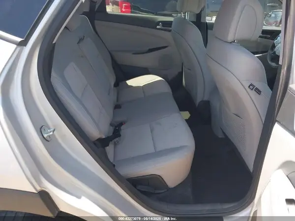 KM8J23A49HU354696 2017 HYUNDAI TUCSON - Image 8