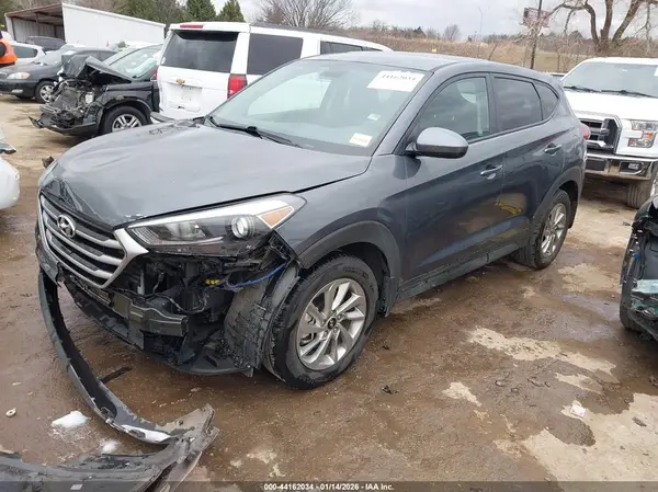 KM8J23A49HU402505 2017 HYUNDAI TUCSON - Image 2