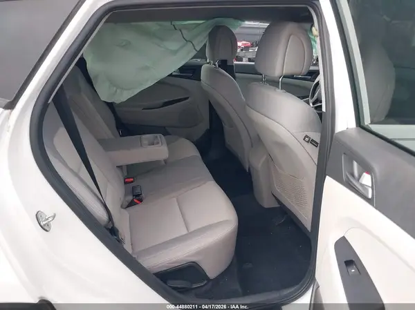 KM8J23A49HU404853 2017 HYUNDAI TUCSON - Image 8