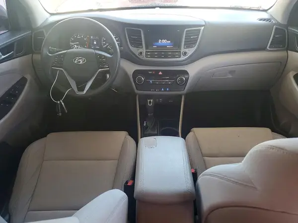 KM8J23A49HU406537 2017 HYUNDAI TUCSON - Image 8