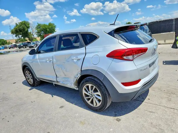 KM8J23A49HU414590 2017 HYUNDAI TUCSON - Image 2