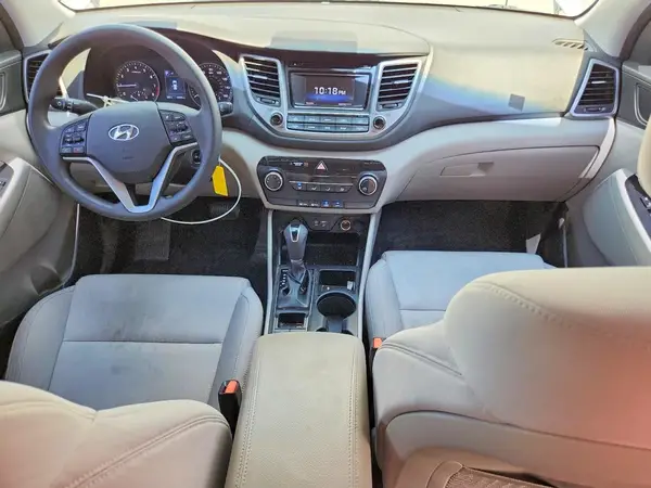 KM8J23A49HU414590 2017 HYUNDAI TUCSON - Image 8