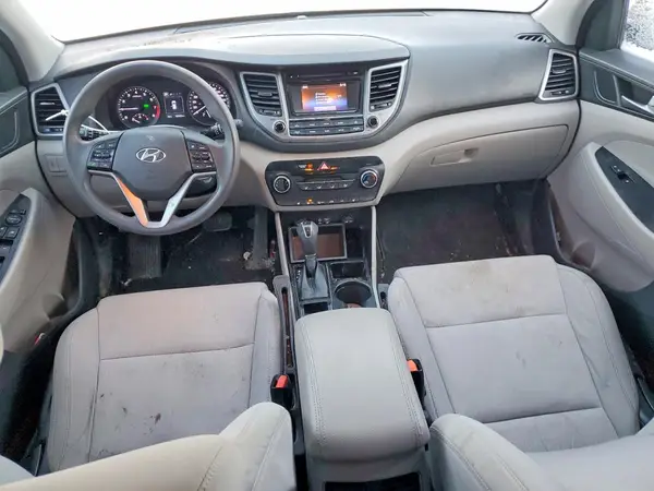 KM8J23A49HU415626 2017 HYUNDAI TUCSON - Image 8