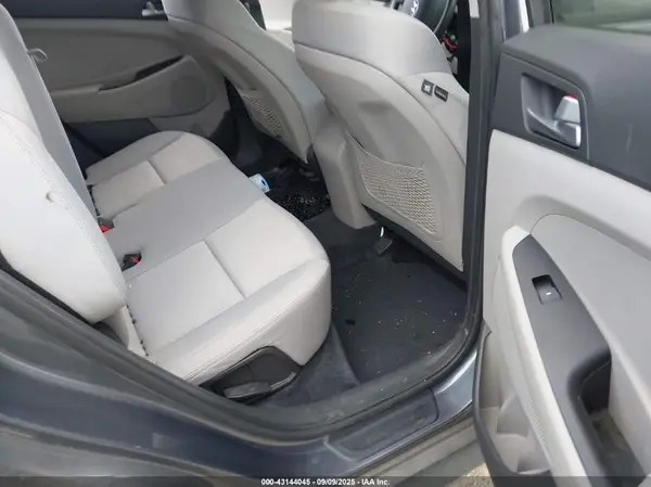 KM8J23A49HU482906 2017 HYUNDAI TUCSON - Image 8