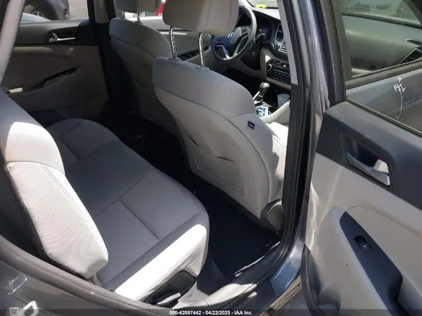 KM8J23A49HU485417 2017 HYUNDAI TUCSON - Image 8