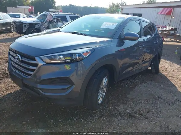 KM8J23A49HU488284 2017 HYUNDAI TUCSON - Image 2