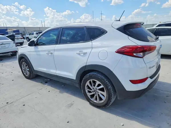 KM8J23A49HU492318 2017 HYUNDAI TUCSON - Image 2