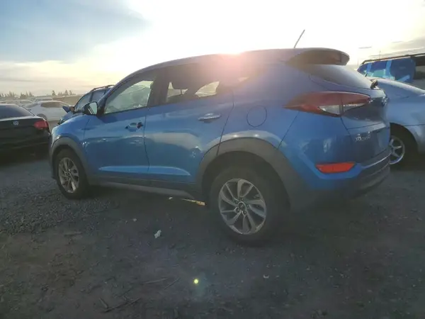 KM8J23A49HU496823 2017 HYUNDAI TUCSON - Image 2