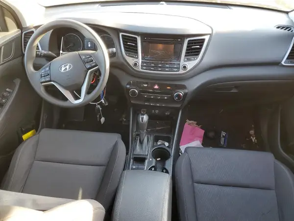 KM8J23A49HU496823 2017 HYUNDAI TUCSON - Image 8