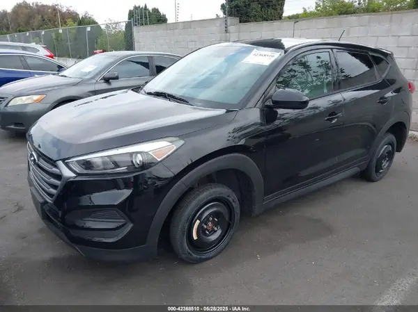 KM8J23A49HU528900 2017 HYUNDAI TUCSON - Image 2