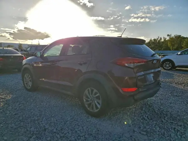 KM8J23A49HU532493 2017 HYUNDAI TUCSON - Image 2