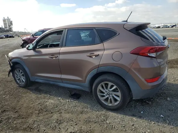 KM8J23A49HU537256 2017 HYUNDAI TUCSON - Image 2