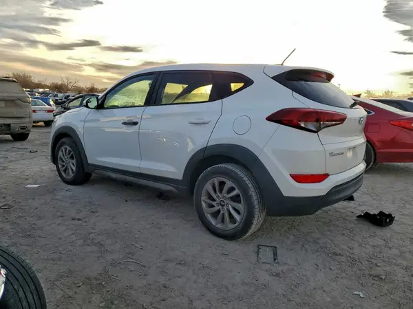 KM8J23A49HU565817 2017 HYUNDAI TUCSON - Image 2