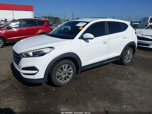 KM8J23A49HU569267 2017 HYUNDAI TUCSON - Image 2