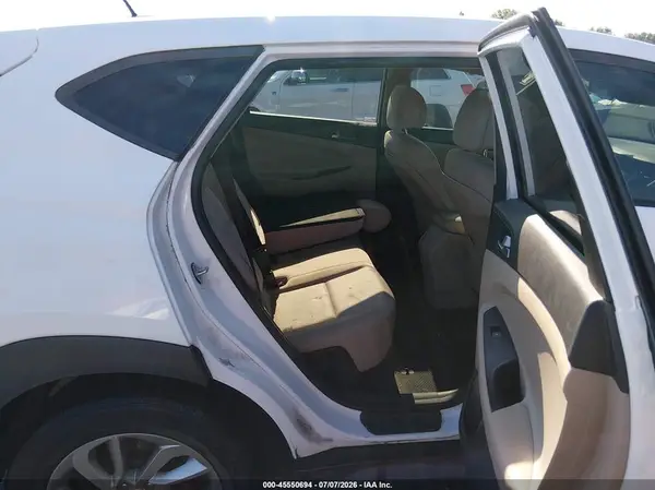 KM8J23A49HU569267 2017 HYUNDAI TUCSON - Image 8