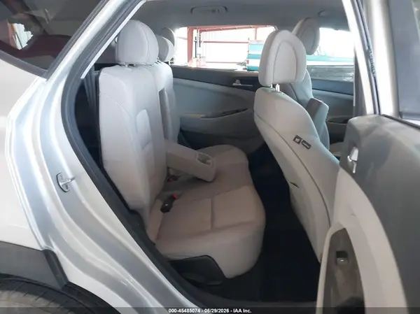 KM8J23A49HU569852 2017 HYUNDAI TUCSON - Image 8