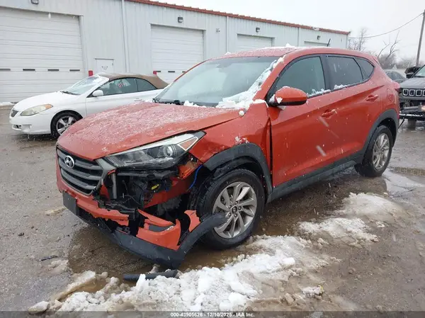 KM8J23A49HU575344 2017 HYUNDAI TUCSON - Image 2