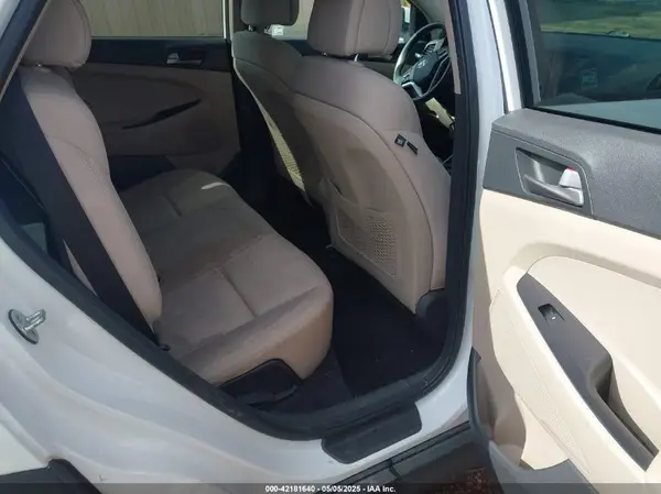 KM8J23A49HU580043 2017 HYUNDAI TUCSON - Image 8