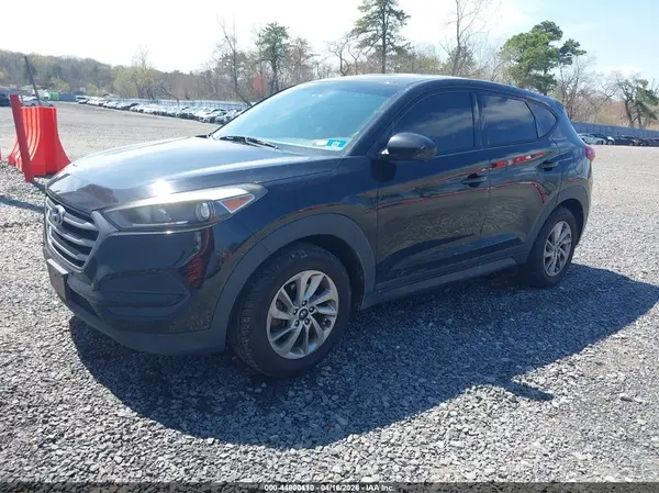 KM8J23A49JU664711 2018 HYUNDAI TUCSON - Image 2