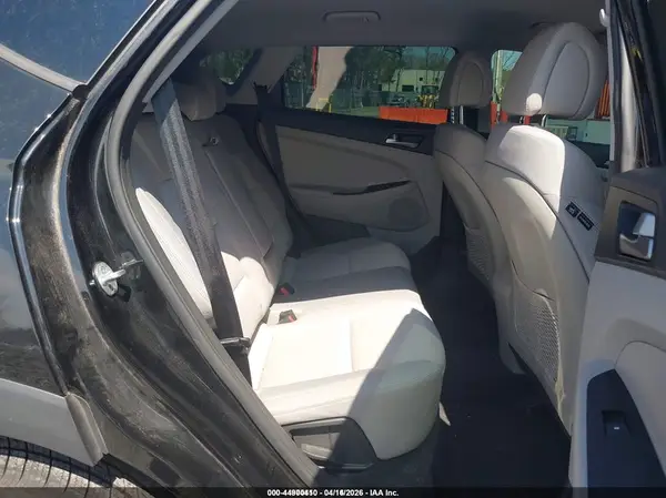 KM8J23A49JU664711 2018 HYUNDAI TUCSON - Image 8