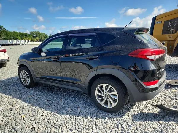 KM8J23A49JU670895 2018 HYUNDAI TUCSON - Image 2